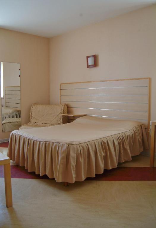 Hôtel Bertrand Bar-le-Duc Kamer foto